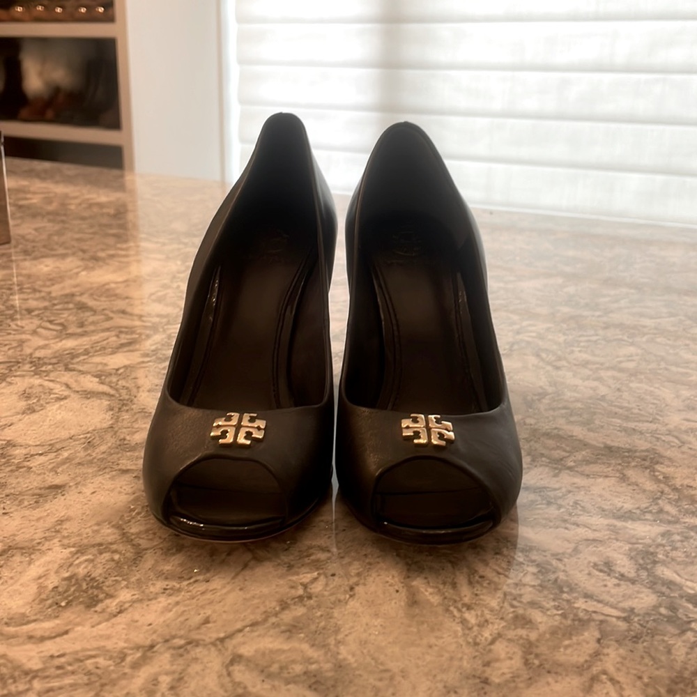 Tory Burch Wedge shoes in black, size 7